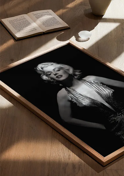 marilyn monroe movie star fashion black and white print